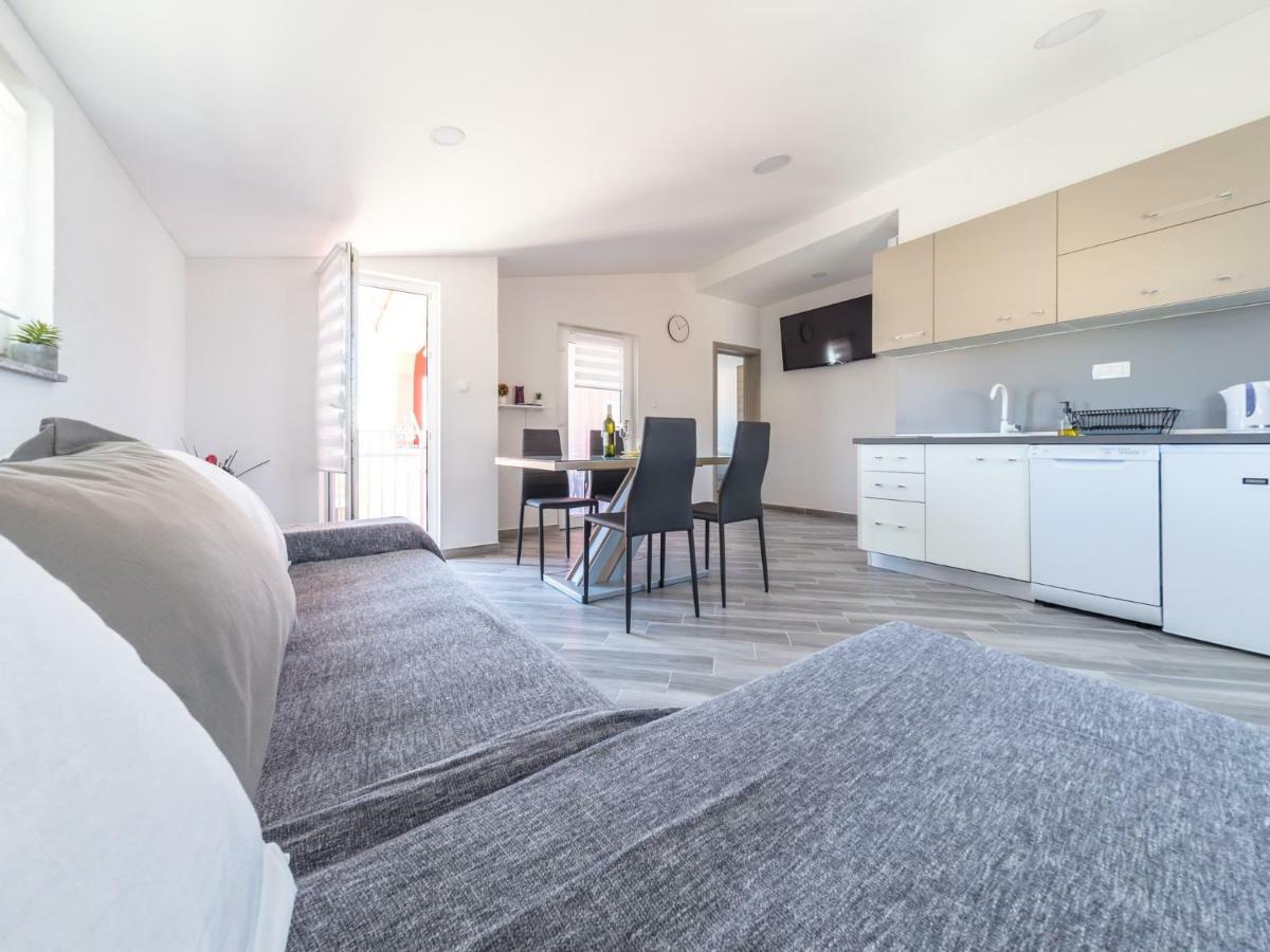 Apartment ˝Soleil˝ วีร์ ภายนอก รูปภาพ
